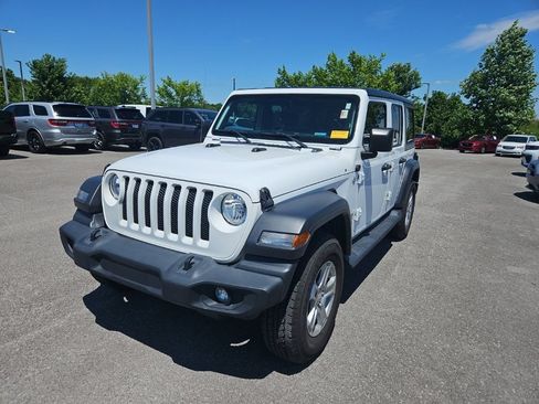 Used 2018 Jeep Wrangler Unlimited Sport S AWD/4WD image 3