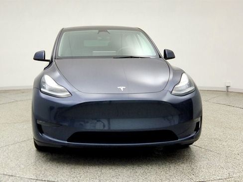 Used 2023 Tesla Model Y Long Range AWD/4WD image 2