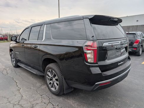 Used 2022 Chevrolet Suburban LT w/ LT Signature Package image 6