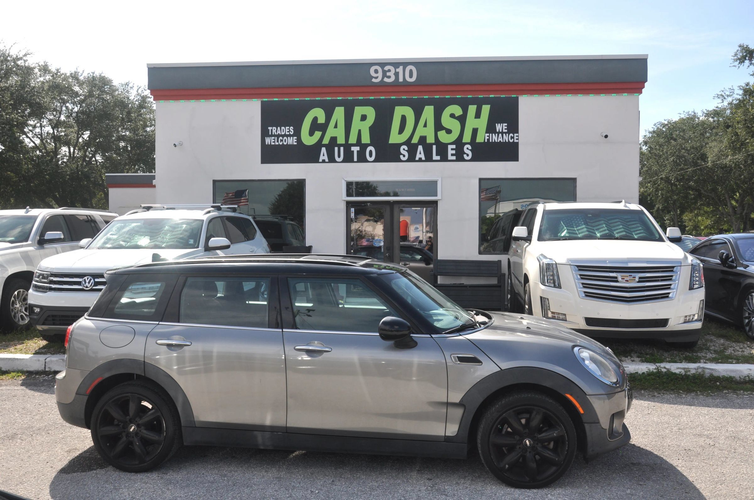 Used 2016 MINI Cooper Clubman FWD image 5