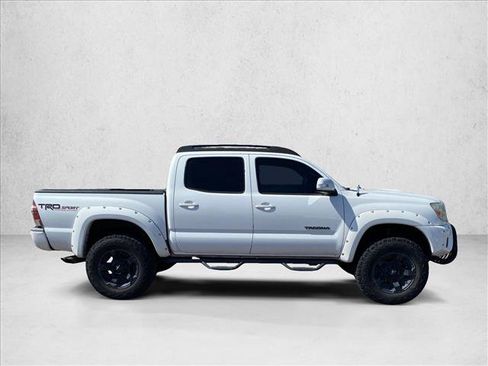 Used 2015 Toyota Tacoma 4x4 Double Cab w/ TRD Sport Package image 4