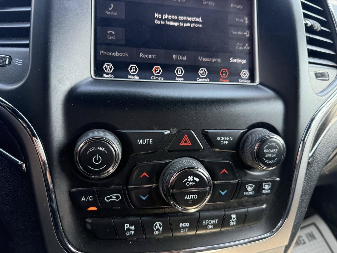 Used 2018 Jeep Grand Cherokee Limited w/ Trailer Tow Group IV AWD/4WD image 17