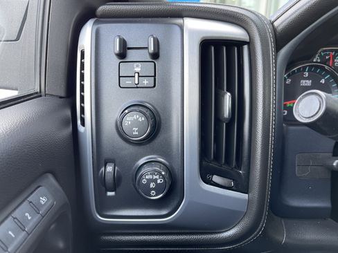 Used 2018 GMC Sierra 1500 SLT w/ SLT Premium Package image 19