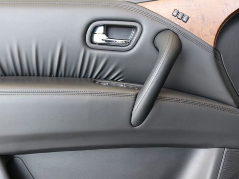 Used 2024 Nissan Armada SL image 13