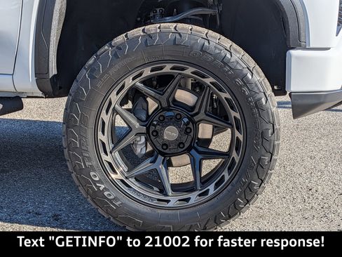 Used 2025 GMC Sierra 1500 AT4 w/ AT4 Premium Package image 12