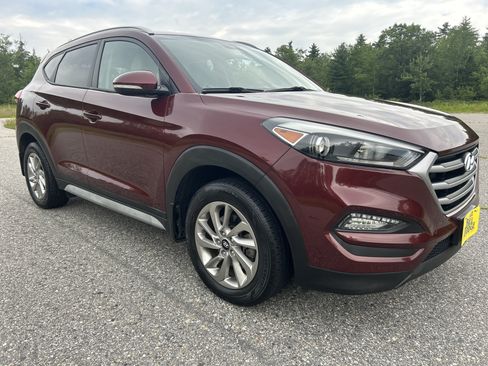 Used 2017 Hyundai Tucson SE Plus AWD/4WD image 3