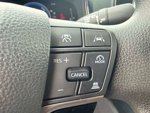 Used 2025 Toyota Camry LE w/ Convenience Package image 25