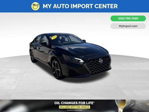 Used 2024 Nissan Altima 2.5 SR w/ SR Premium Package AWD/4WD image 1