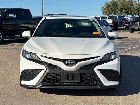 Used 2023 Toyota Camry SE image 2