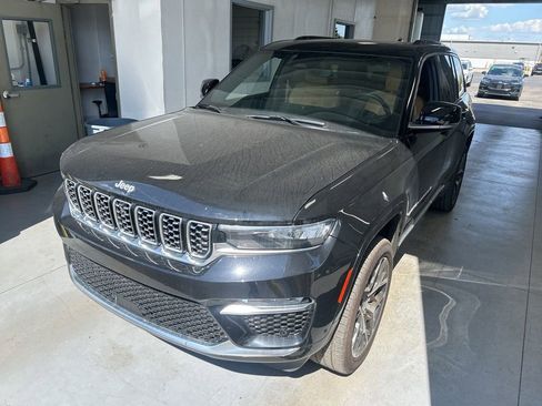 Used 2025 Jeep Grand Cherokee Summit AWD/4WD image 2