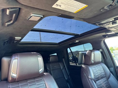 Certified 2022 Cadillac Escalade Sport Platinum w/ Heavy-Duty Trailer Package image 18