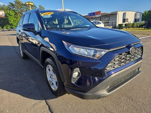 Used 2020 Toyota RAV4 XLE FWD image 3