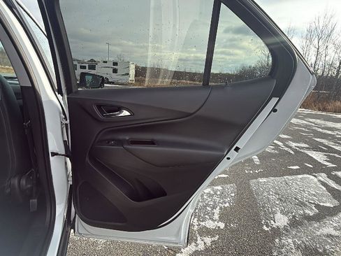 Used 2022 Chevrolet Equinox LT image 19