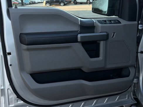 Used 2015 Ford F150 XLT w/ Equipment Group 302A Luxury AWD/4WD image 8