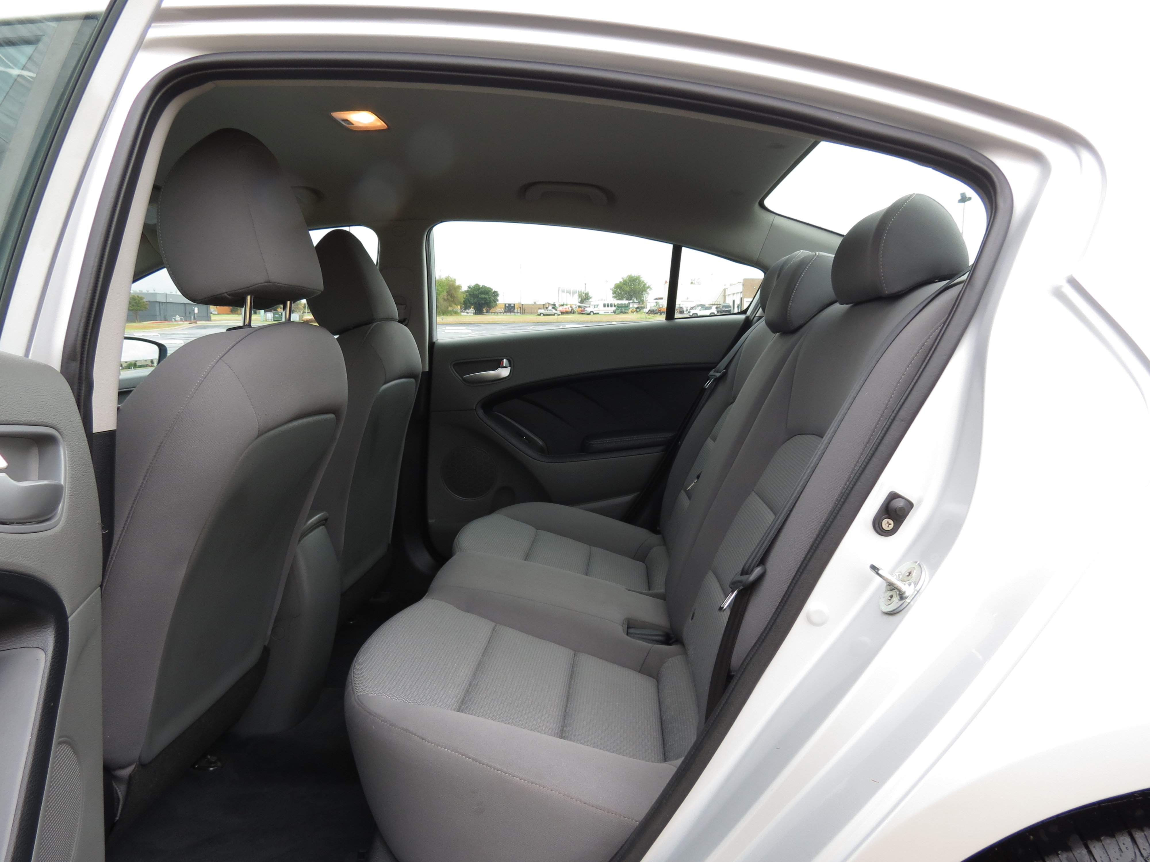Used 2017 Kia Forte LX FWD image 25