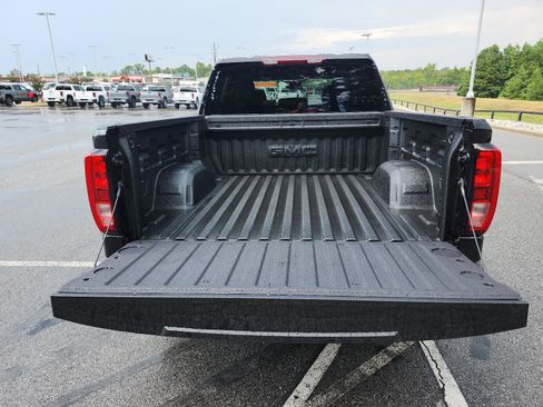 New 2026 GMC Sierra 1500 SLE image 9