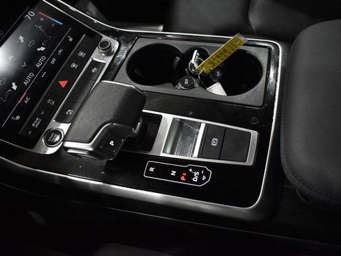 Used 2022 Audi Q7 3.0T Premium w/ Convenience Package image 24