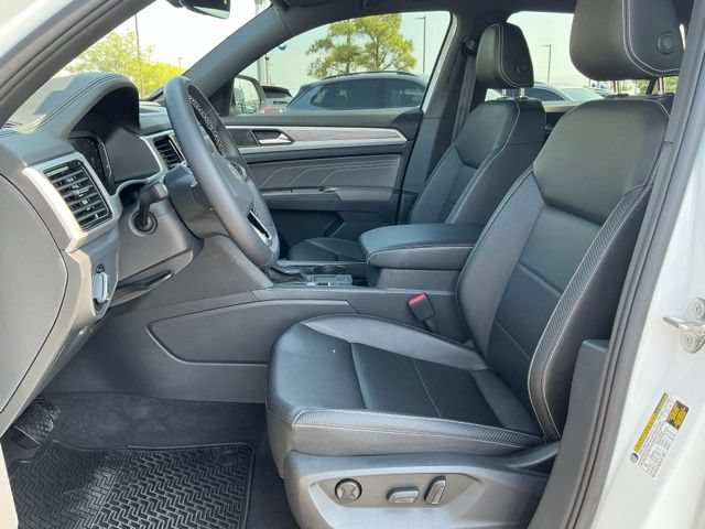 Used 2023 Volkswagen Atlas Cross Sport SE FWD image 13