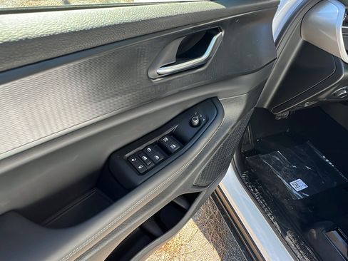 New 2025 Jeep Grand Cherokee 4WD image 15