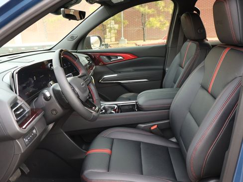 New 2026 Chevrolet Traverse RS image 12