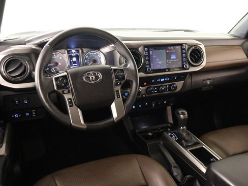 Used 2021 Toyota Tacoma Limited AWD/4WD image 2
