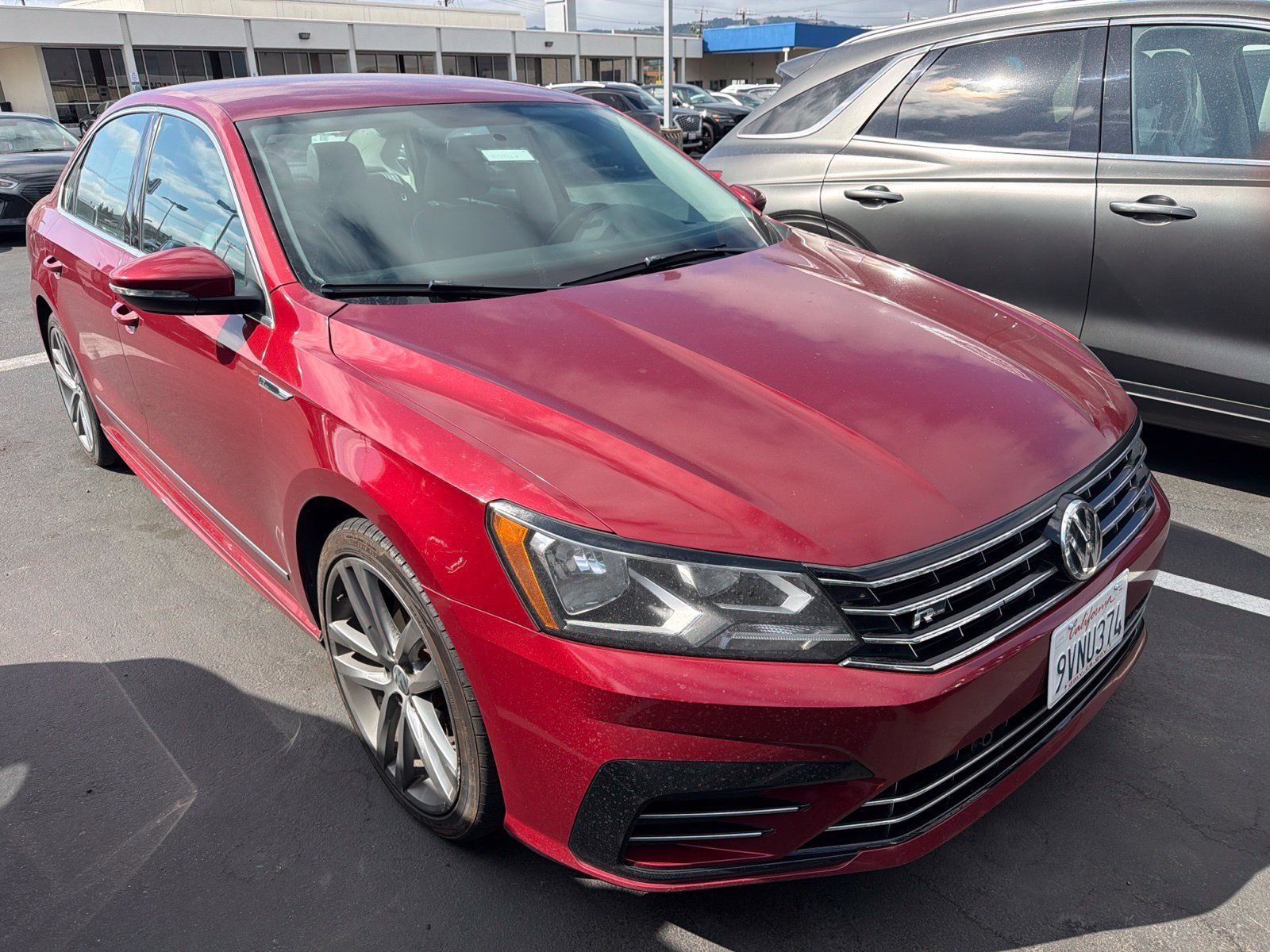 Used 2017 Volkswagen Passat 1.8T R-Line FWD image 1