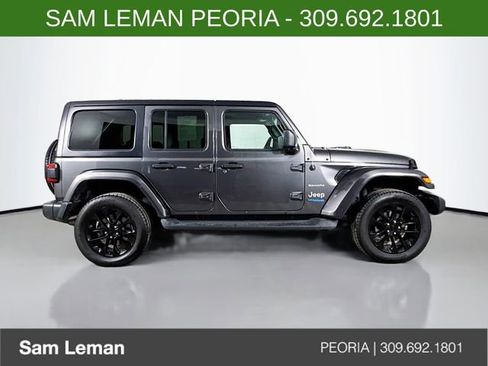 Used 2022 Jeep Wrangler Unlimited Sahara w/ Cold Weather Group image 8