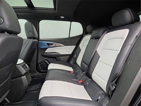 New 2025 Chevrolet Equinox EV LT w/ Convenience Package II image 13