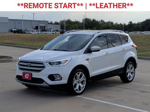 Used 2019 Ford Escape Titanium image 3