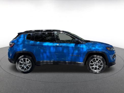 Used 2025 Jeep Compass Limited AWD/4WD image 8