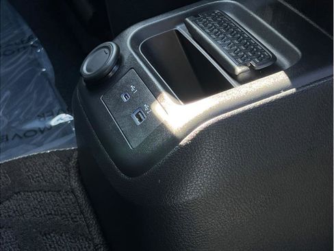 Used 2023 Nissan Ariya FWD image 19