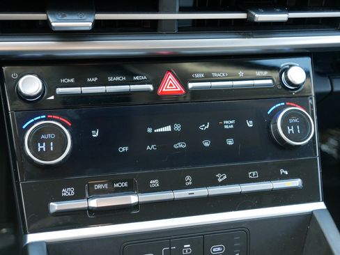 Used 2024 Hyundai Santa Fe SEL image 23