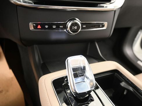 New 2026 Volvo XC90 B6 Ultra w/ Protection Package AWD/4WD image 23