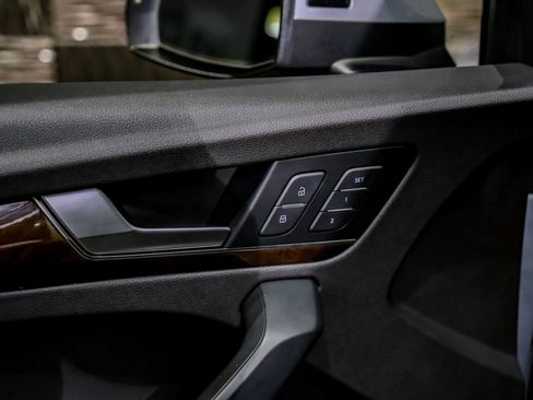 Used 2019 Audi Q5 2.0T Premium w/ Convenience Package image 44