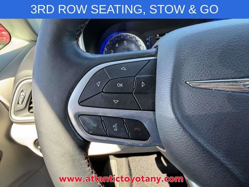 Used 2020 Chrysler Pacifica Touring-L image 27