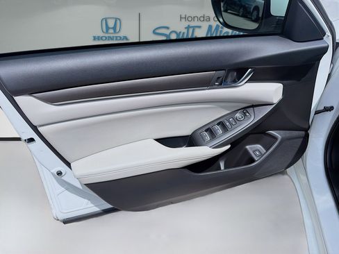 Used 2018 Honda Accord LX image 19
