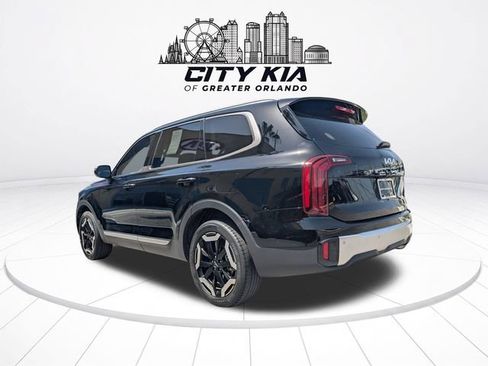Certified 2024 Kia Telluride S w/ S Sunroof Package FWD image 3