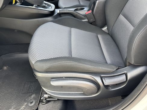 Certified 2025 Kia Soul LX w/ LX Technology Package FWD image 18