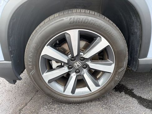 Used 2025 Honda Pilot Touring image 10