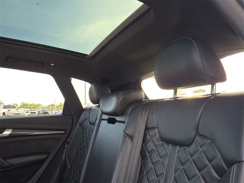 Used 2019 Audi SQ5 Prestige w/ Prestige Package image 17