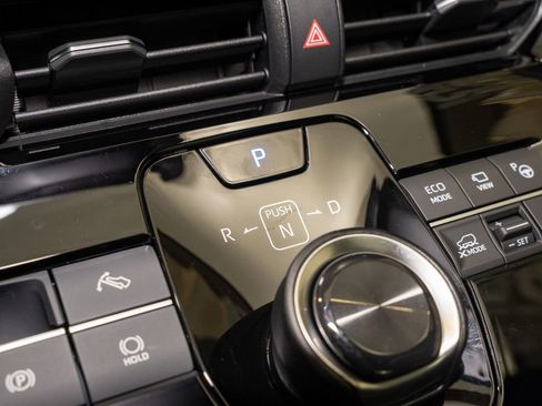 Used 2025 Toyota bZ4X AWD image 17