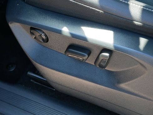 Used 2021 Volkswagen Tiguan SE w/ Panoramic Sunroof Package image 20