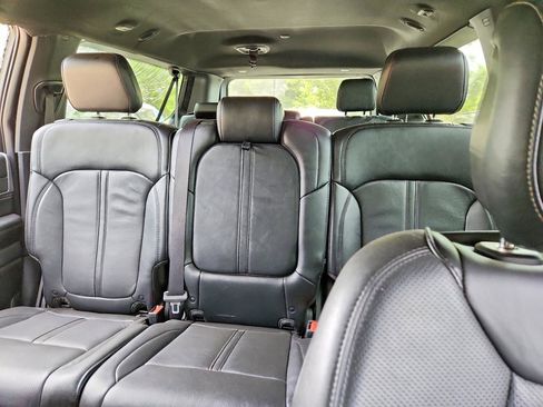 Used 2024 Jeep Wagoneer L Series III w/ Flexible Seating Group AWD/4WD image 6