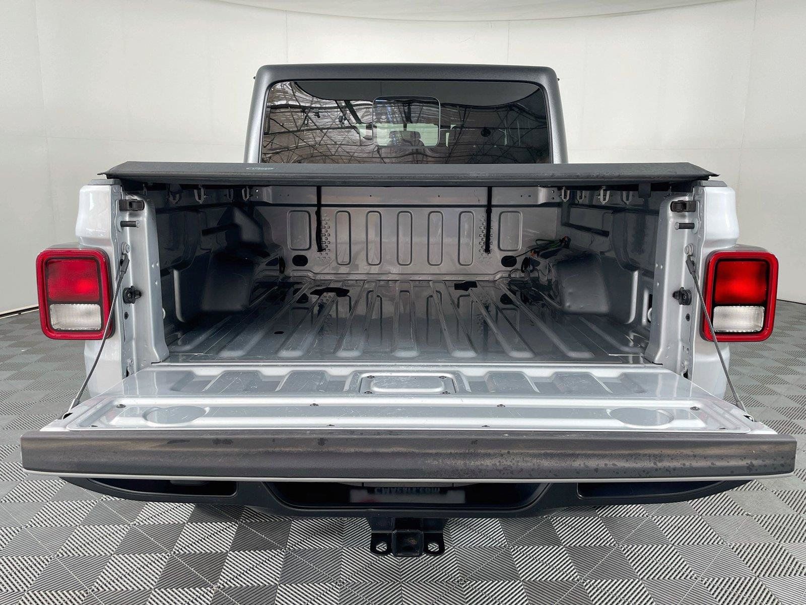 Used 2023 Jeep Gladiator Sport AWD/4WD image 28