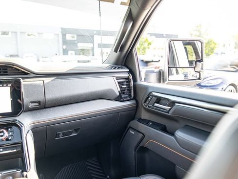 Used 2025 GMC Sierra 2500 AT4 w/ AT4 Premium Plus Package AWD/4WD image 34