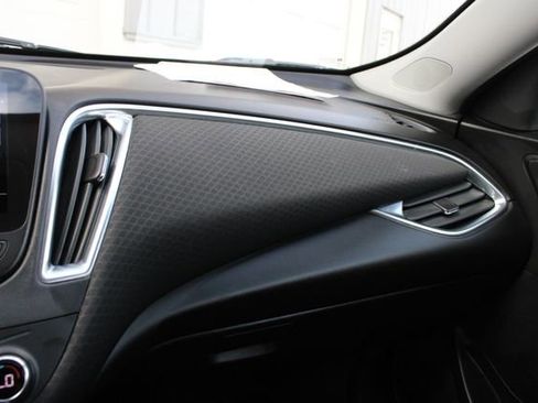 Used 2020 Chevrolet Malibu LT FWD image 18