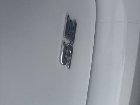 Used 2025 Toyota Camry SE w/ Convenience Package image 9