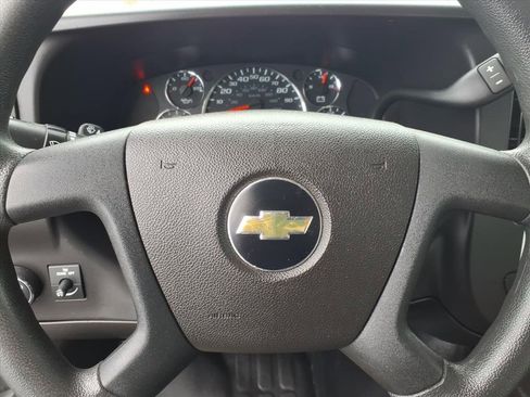 Used 2021 Chevrolet Express 3500 image 5