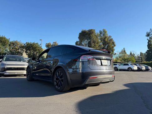 Used 2024 Tesla Model X image 4