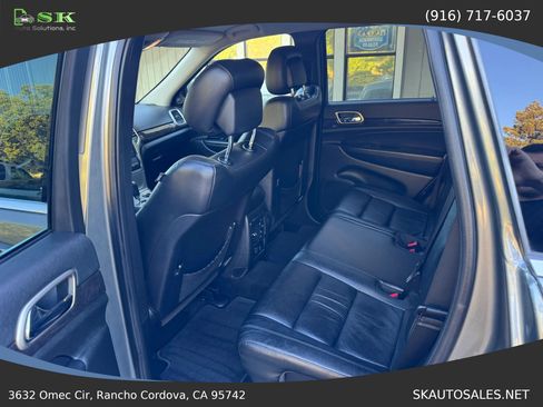 Used 2012 Jeep Grand Cherokee Laredo AWD/4WD image 17